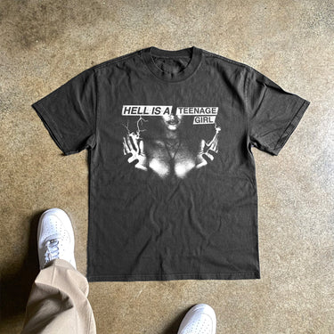 TEENAGE GIRL HEAVYWEIGHT BLACK TSHIRT