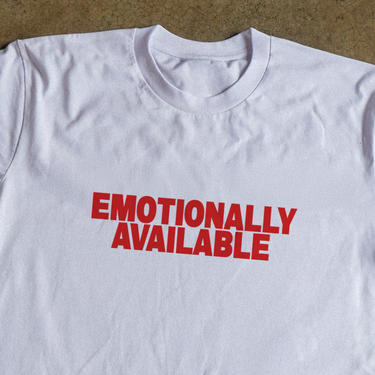 'EMOTIONALLY AVAILABLE' HEAVYWEIGHT WHITE T-SHIRT