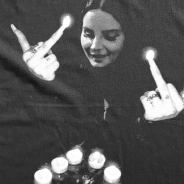 'LANA FINGER CANDLES' HEAVYWEIGHT BLACK T-SHIRT