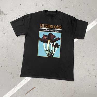 DRUG ENCYCLOPEDIA 'MUSHROOMS' HEAVY FADED BLACK TEE